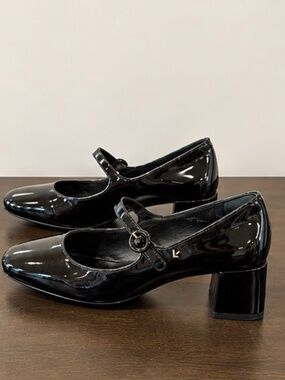 LARROUDE Black Patent Blair Block Pumps (minimal wear)